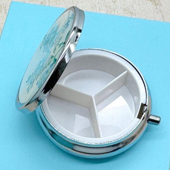 Dragonfly Daily Round Pill Box Organizer Vitamin Containers On-The-Go Travelling - Picture 5 of 5
